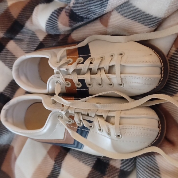 Striker Shoes Vintage Bowling Shoes Poshmark